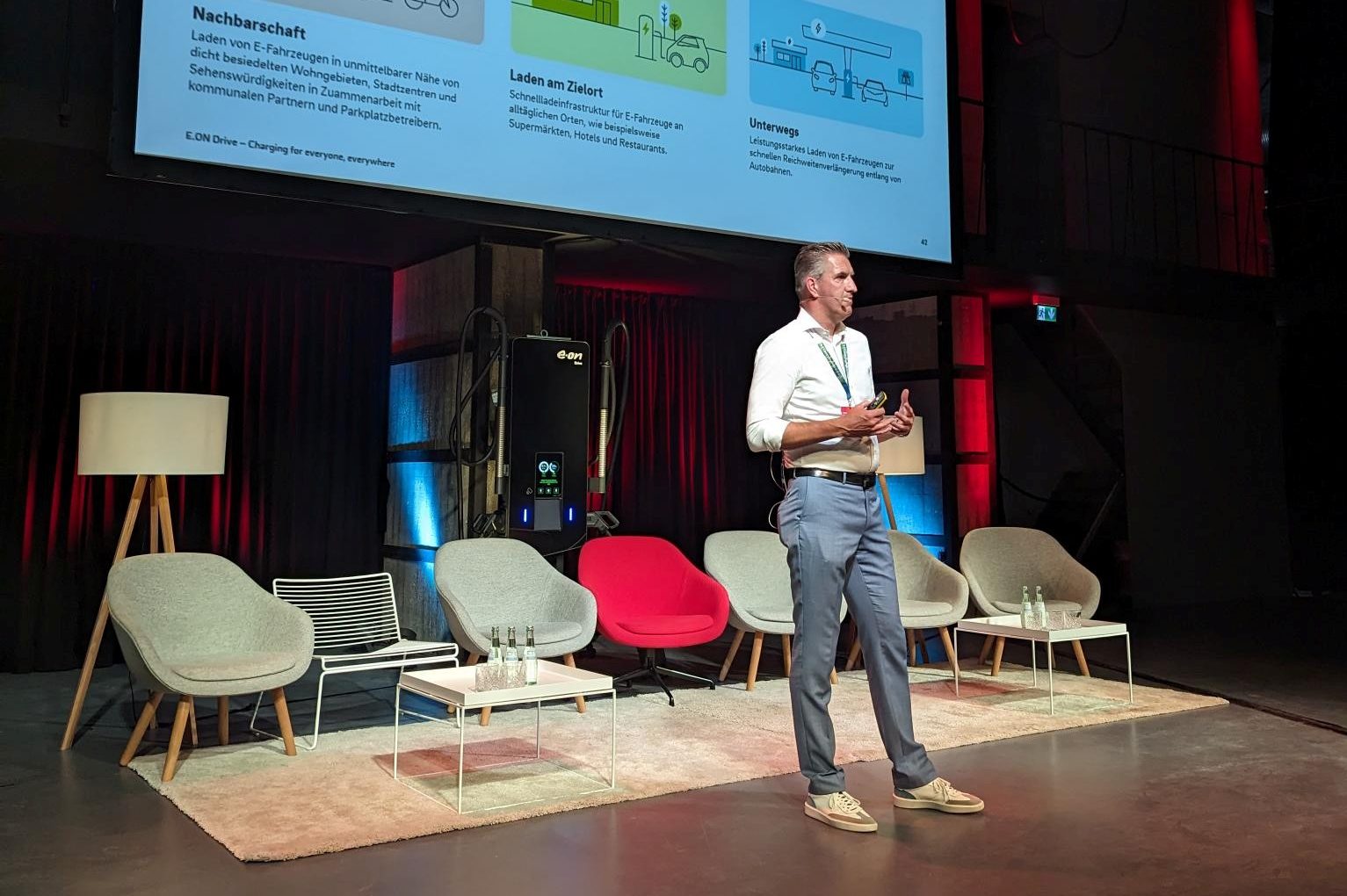 Shaping decisions with customer data and insights (E.ON Drive Summit, 2023).